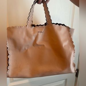 Furla Merletto blush pink leather scalloped hem
tote crossbody bag